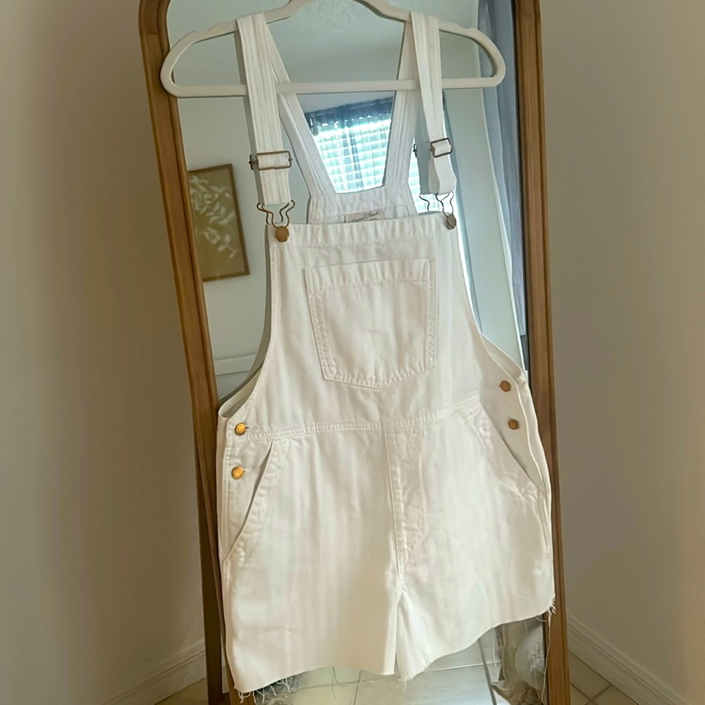 Universal Thread- Denim Short Overalls Size 8 White *Never Worn*